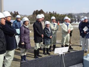 主要地方道二本松金屋線を調査する土木委員会