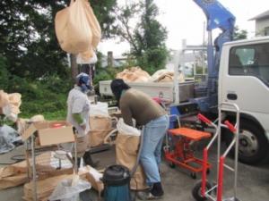 飼料米のサイレージ調整作業の様子です