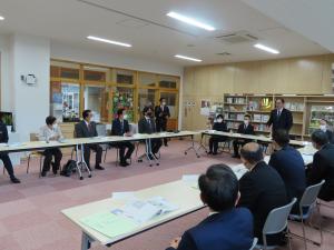 川内村立小中学園・かわうち保育園を調査する県民健康・こどもの未来特別委員会