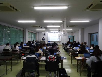 食物栄養学科の午後の様子