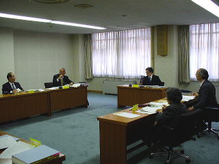 第4回入札等制度検証委員会の写真1