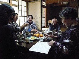 避難者への訪問活動の様子